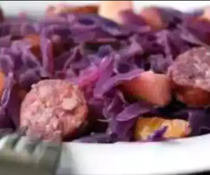 Étouffée de chou rouge et pommes de terre